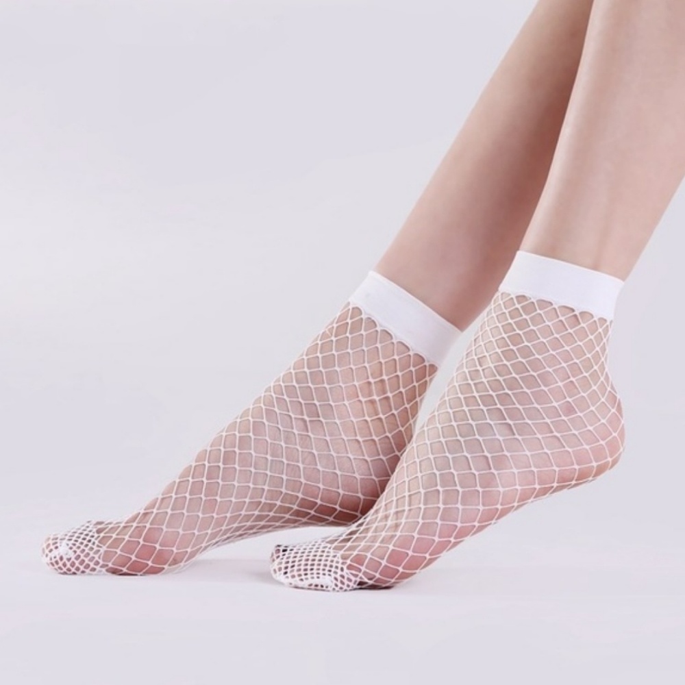 👻 White Fishnet Socks